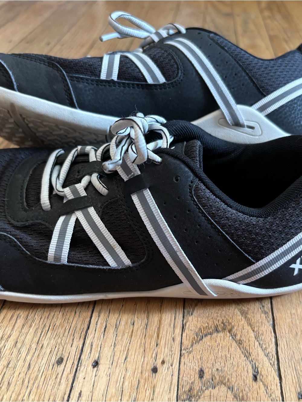 Xero Black Women’s mimimal shoes - Picture 3 of 7